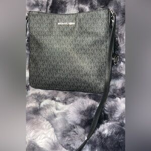 Michael kors Jet Set Travel Large Logo Messenger Bag w silver hardware